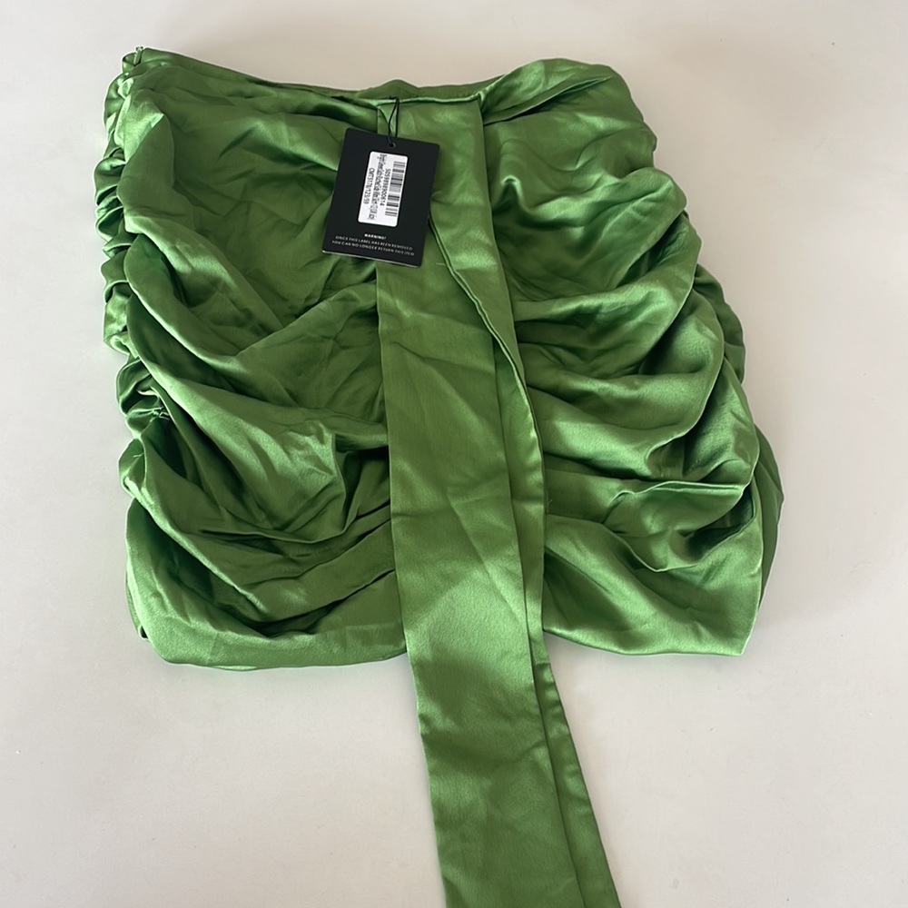 NWT Bright Green Satin Ruched Side Mini Skirt - Picture 9 of 10